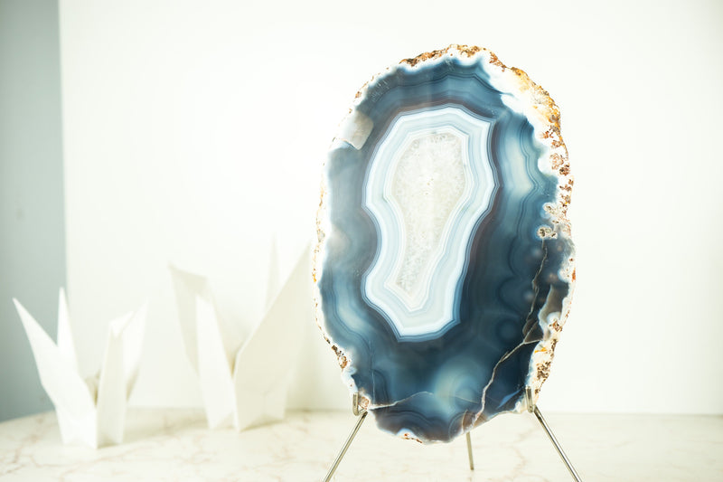 Spitzenachat-Geode auf Ständer mit natürlichem blau gebändertem Achat – 2,2 kg – 4,7 lb