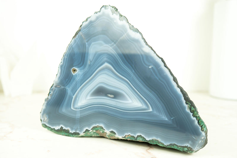 Natürliche blaue Spitzenachat-Geode mit weißen und blauen Achatbändern