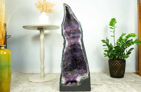 Seltene große Amethyst-Geodenkathedrale mit lila Galaxie-Amethyst