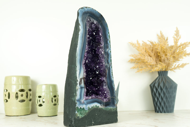 Wunderschöner blauer Spitzenachat mit tiefvioletter Amethystgeode