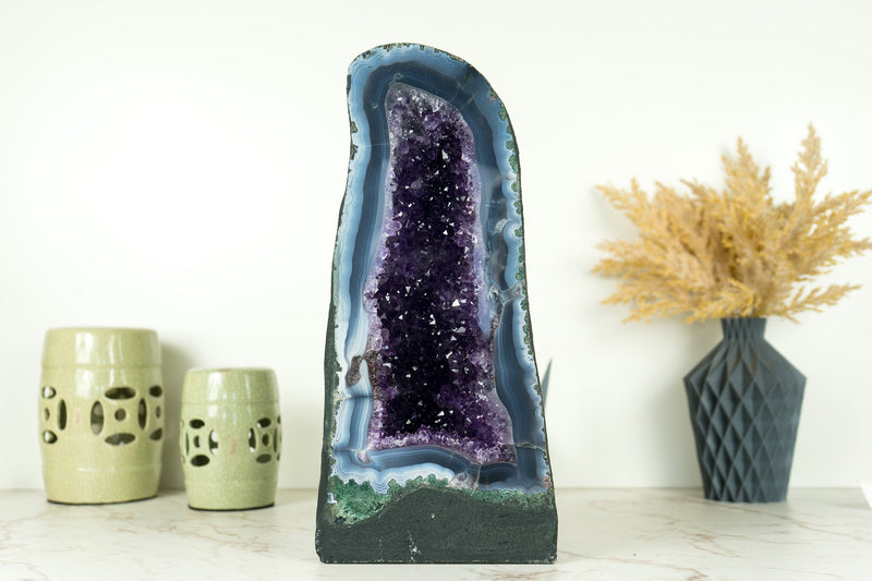 Wunderschöner blauer Spitzenachat mit tiefvioletter Amethystgeode