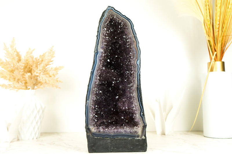 Natürliche blaue Spitzenachat-Geode mit funkelndem Lavendel-Amethyst, ein dekoratives Mittelstück